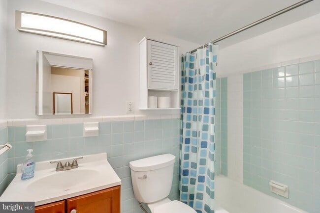 Photo - 2710 Macomb St NW Unit 303