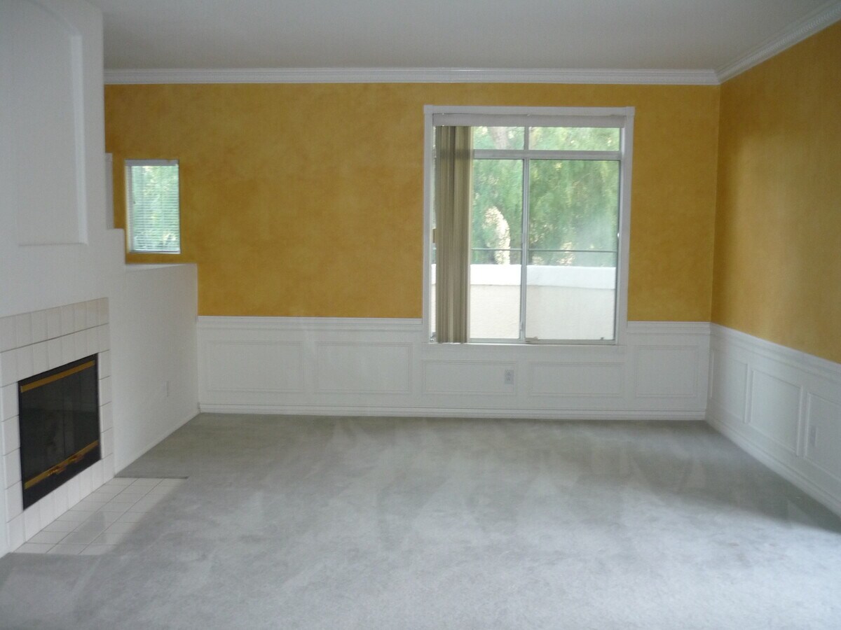 Photo - Mira Mesa Townhome 3 Bedroom 2.5 Bath for Rent