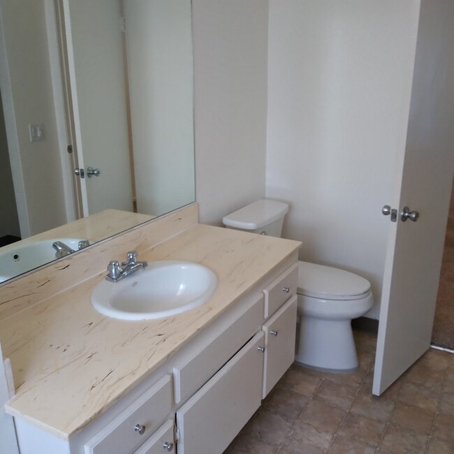 Photo - 2208 Gates Ave Unit 1