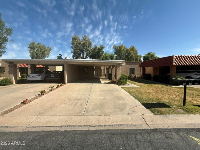 Photo - 708 E Colgate Dr