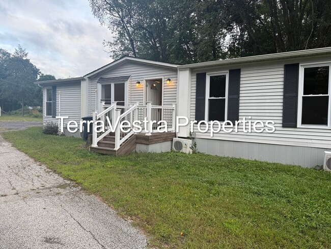 Building Photo - Single Family in Williamstown. Eligible fo... Rental