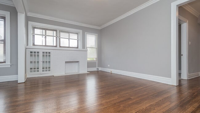 Photo - 1057 W Foster Ave Unit 1