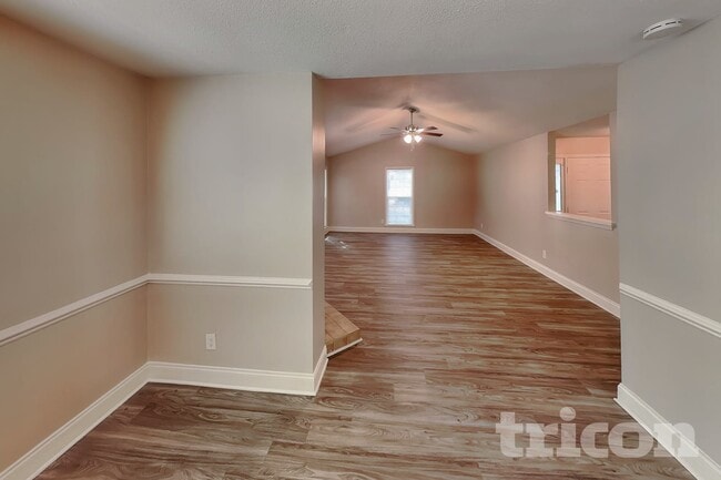 Photo - 2254 Clonmel Pl