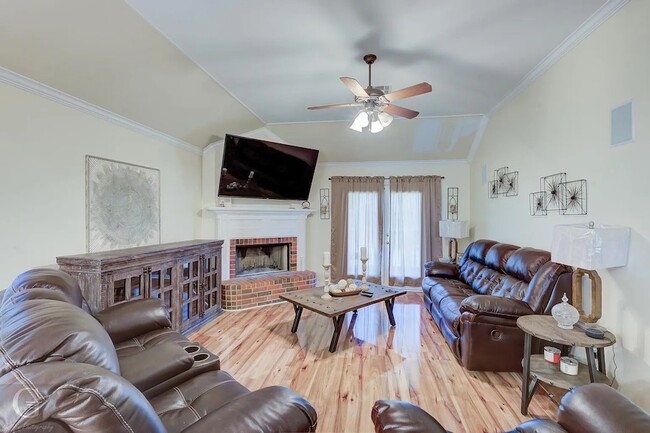 Photo - 326 Gaston Ln
