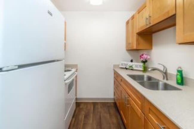 Photo - Village Green Apartments