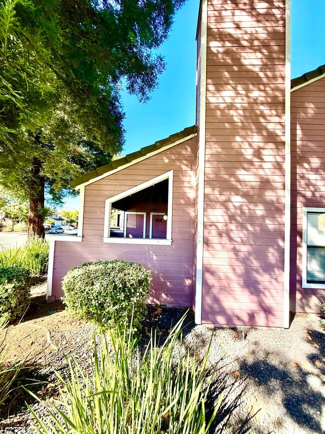 Building Photo - 2713 Harvest Ln Rental