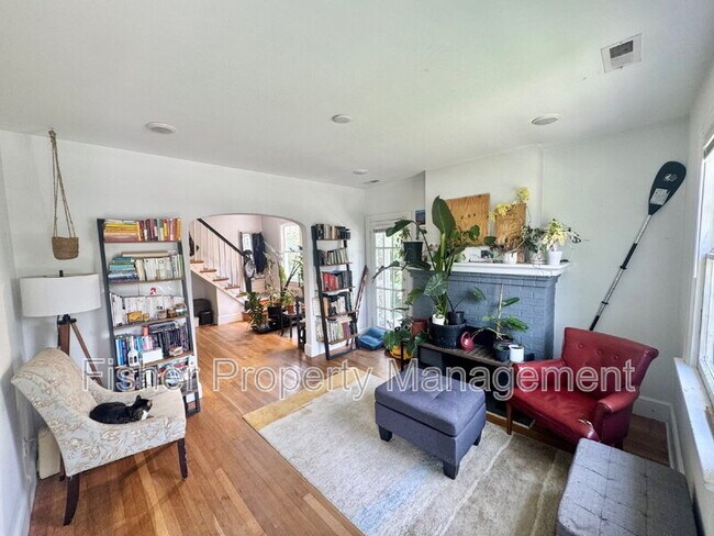 2205 Fenton St