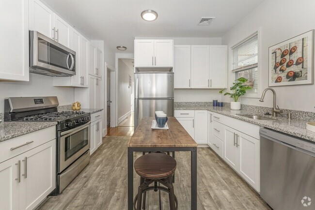 Building Photo - 172 Boylston St Rental