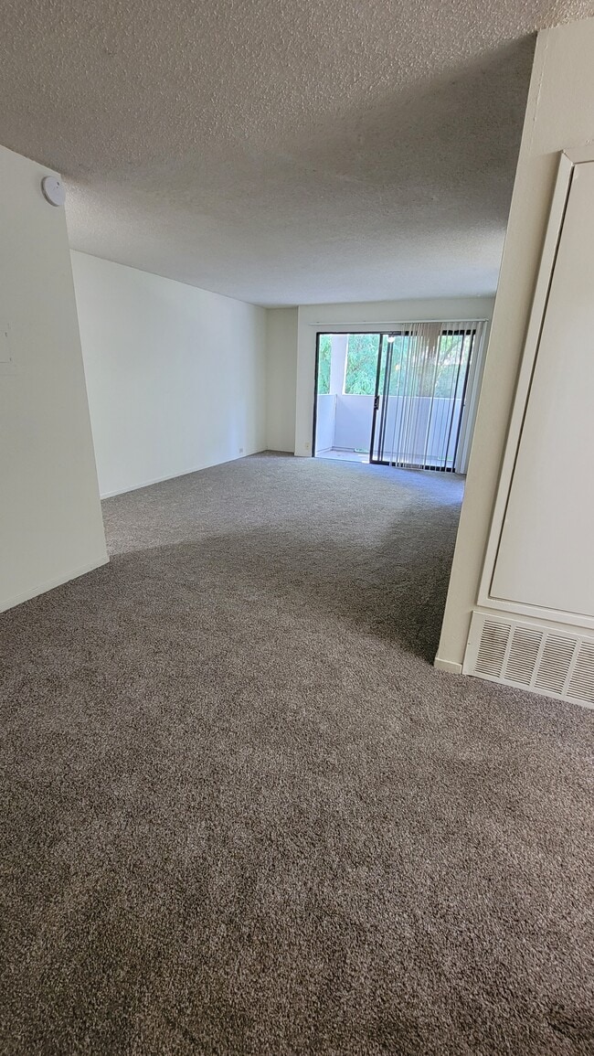 Photo - Governor's Square Apartments