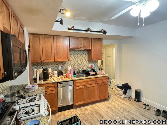 Photo - 1064 Beacon St Unidad D