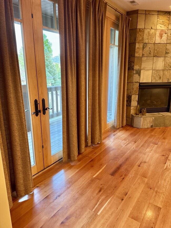 Photo - 3023 Lower Saddleback Rd