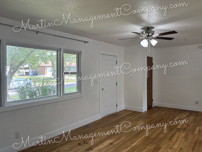 Photo - 2436 W 2nd St