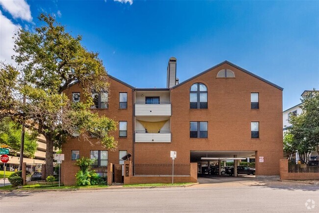 Building Photo - 2905 Swisher St Unit 302 Rental