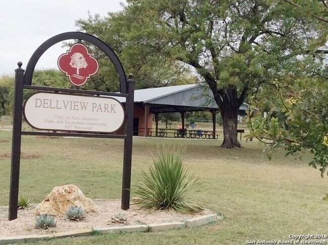 Photo - 418 Saratoga Dr