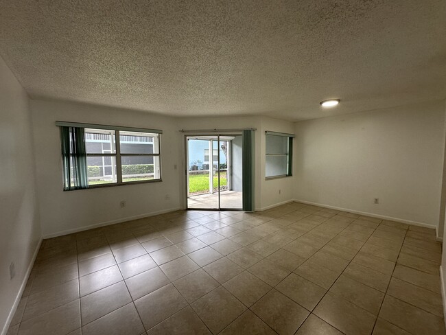 2003 SE 27th Dr Unit 102