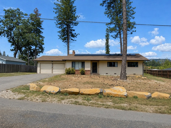 Building Photo - 3BR Cul-de-Sac Home w/ Solar, Water Softener, and Large Yard