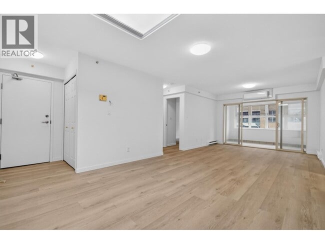 Photo - 5123 Joyce St Unité 202