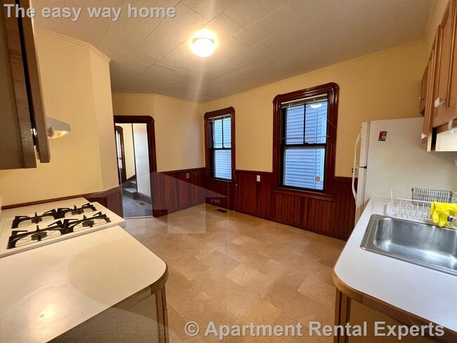 19-21 Gold Star Rd Unit #1