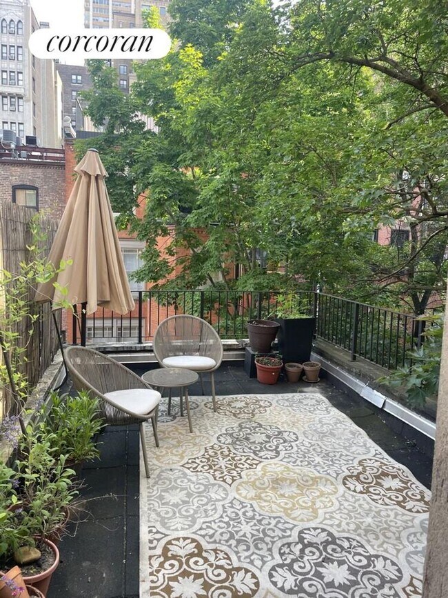Photo - 25 W 70th St Apartment