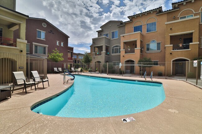 Photo - Furnished 2 bed / 2.5 bath Gilbert Condo in Gated Community w/ 2 pools. Unit 1014