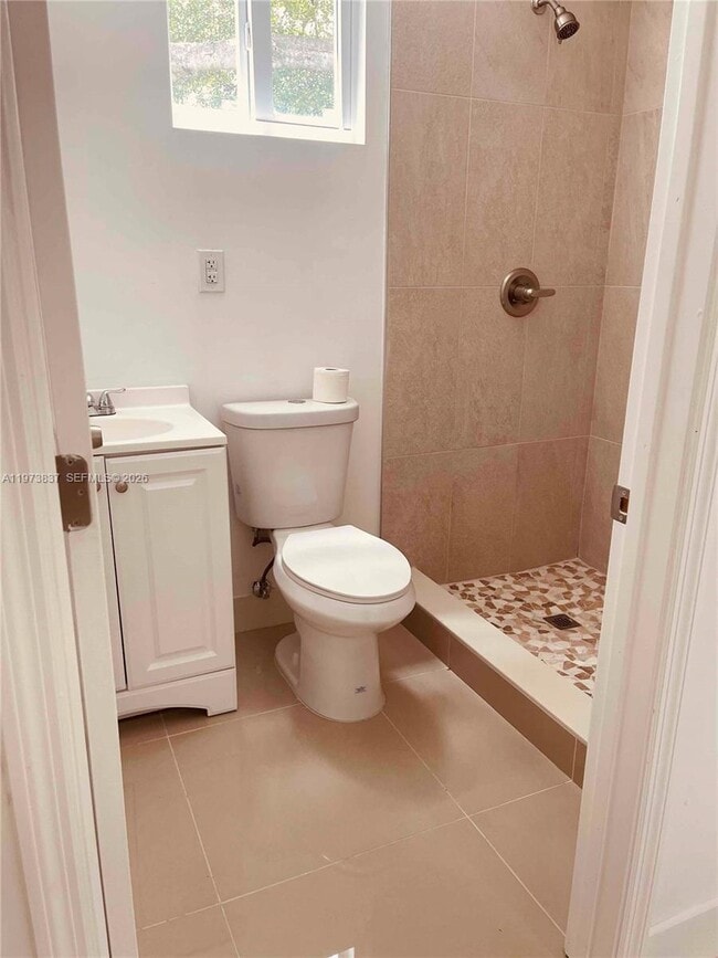 Photo - 931 Opa-locka Blvd Unidad 2