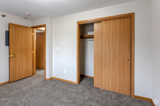 2BR, 1BA - 1,285SF