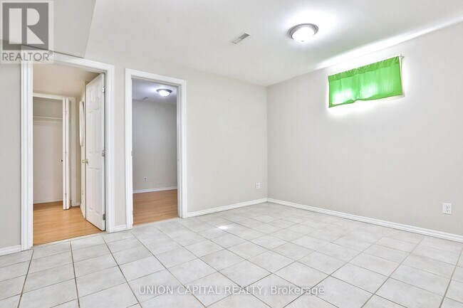 Photo - 168 Old Sheppard Ave