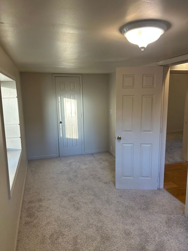 Photo - 30 W 7th St Unit 1