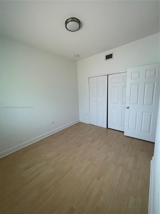 Photo - 3350 SW 25th St