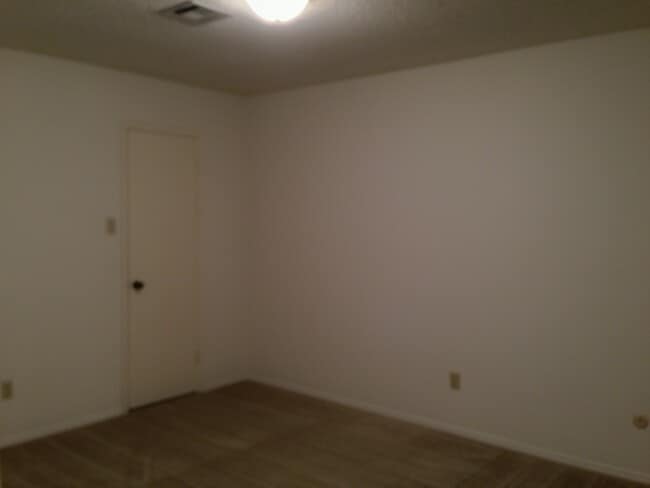 Building Photo - Duplex