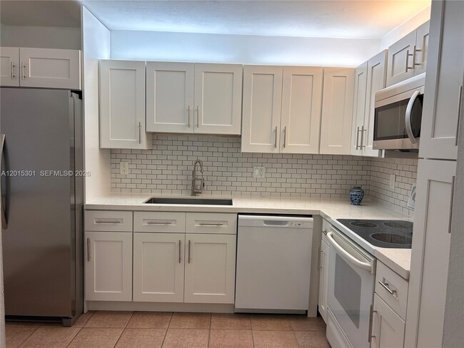 Photo - 215 Lakeview Dr Unit 101