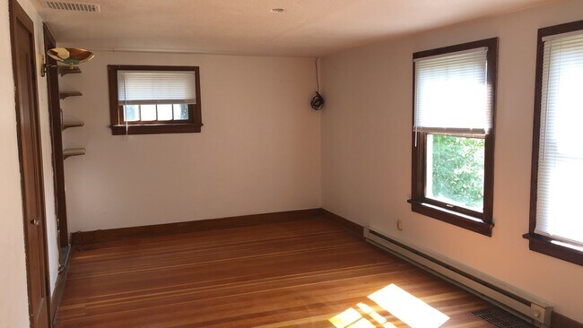 Photo - 468-470 NE Maiden Lane Unidad 468