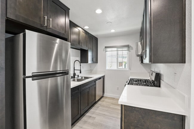 UNIT 8 available on 10/10/25 - 900 College St.