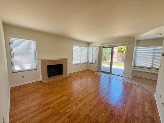 Photo - 4 Bedroom Cul-de-Sac Home in Mission Oaks