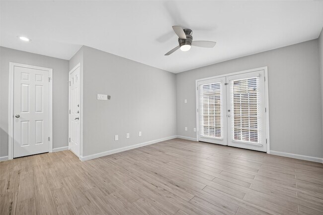 Photo - 1311 Antoine Dr Unit 195