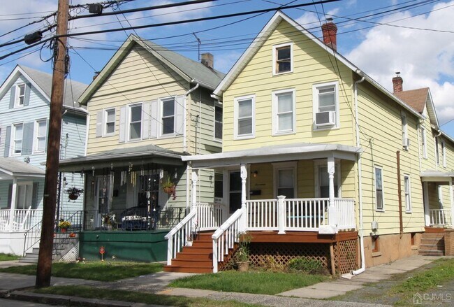 Building Photo - 17 Clay St Unit A