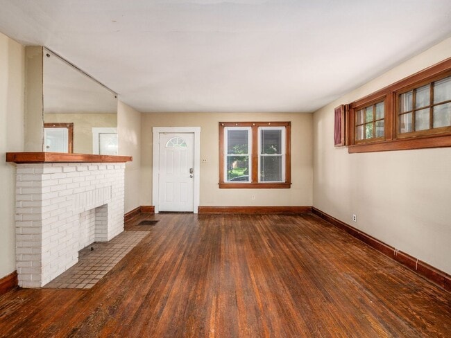 Photo - 385 E 13th Ave