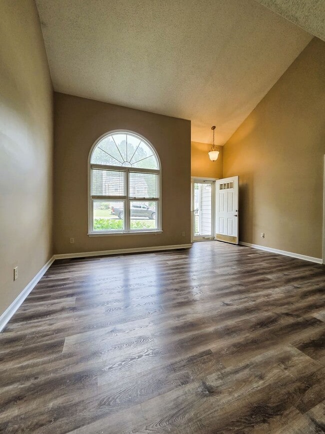 Photo - Well maintained 2 story home in Providence Creek Subdivision