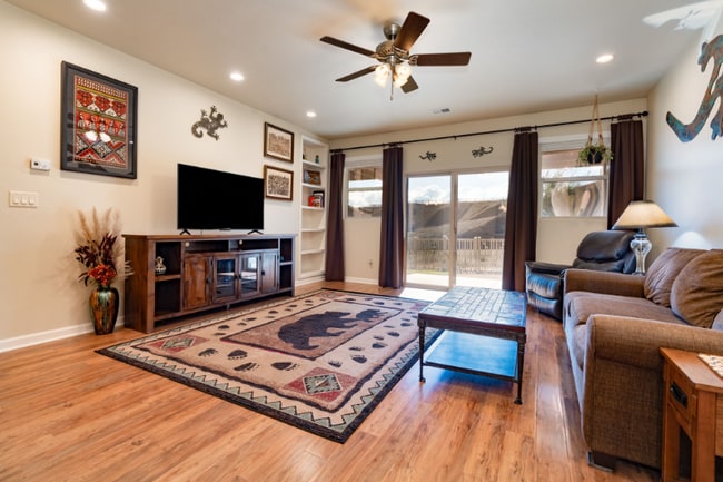 Photo - 585 Rio Grande Dr