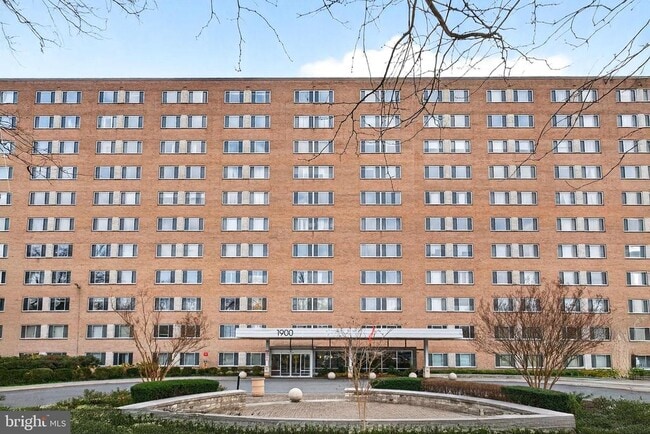Building Photo - 1900 Lyttonsville Rd Unit 618