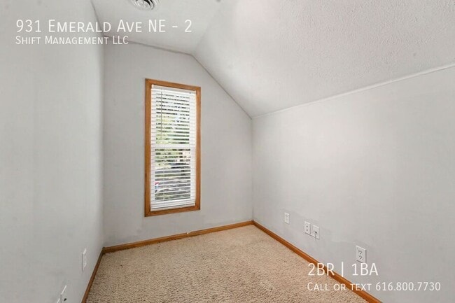 Photo - 931 Emerald Ave NE