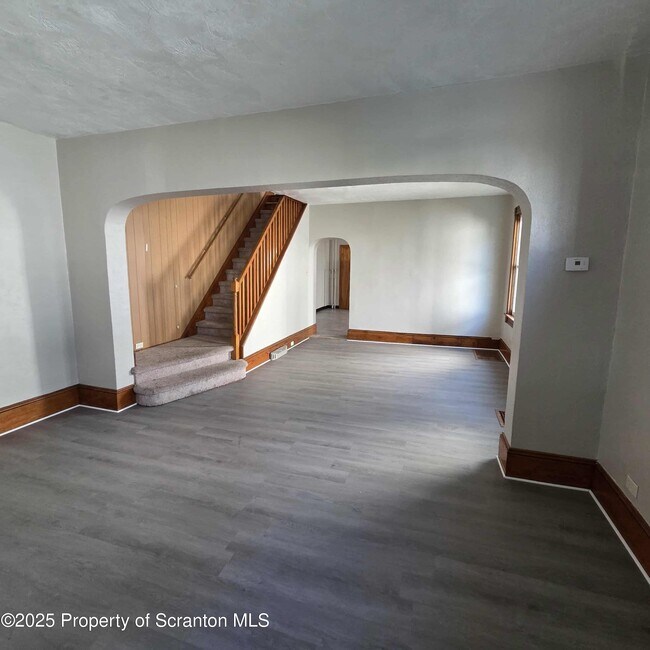 Photo - 1165 W Elm St