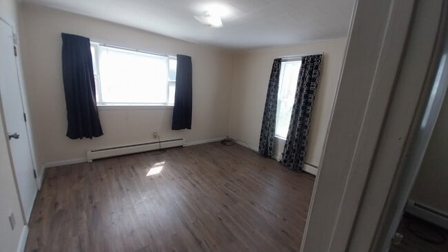 Building Photo - 29 S Main St Unit 5