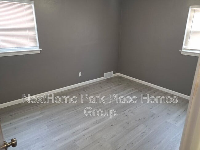 Photo - 3000 Dartmouth Dr