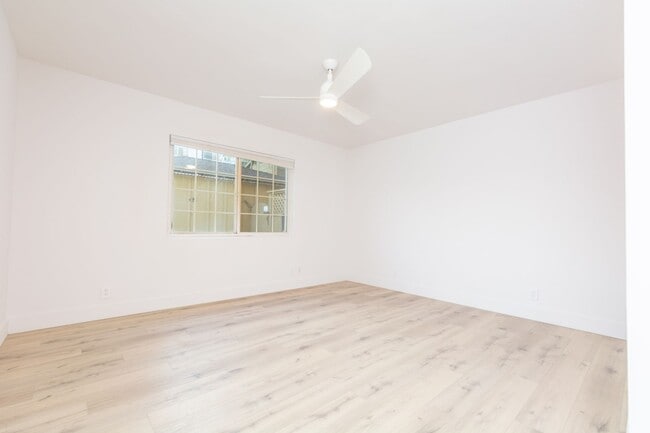 Photo - Stylishly Remodeled 1 Bed/1Bath in Crown P... Unit 1936