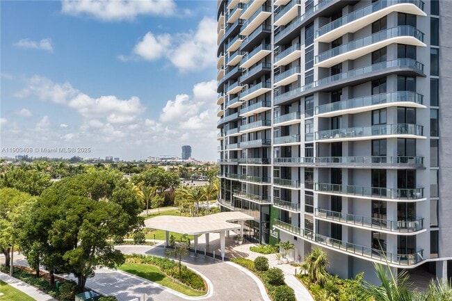 Photo - 101 Diplomat Pkwy Unit 1001