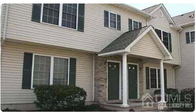 Building Photo - 36B-3636 Henry St Unit 36B
