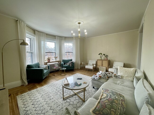 Building Photo - 11 Euston St Unit 3 Rental