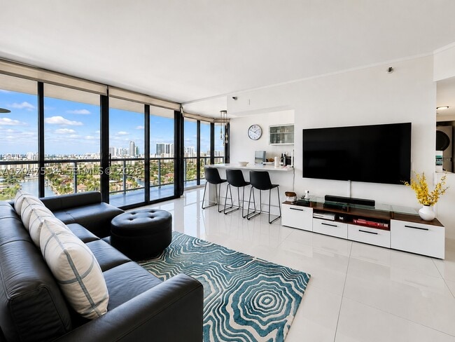 Building Photo - 3640 Yacht Club Dr Unit 1903