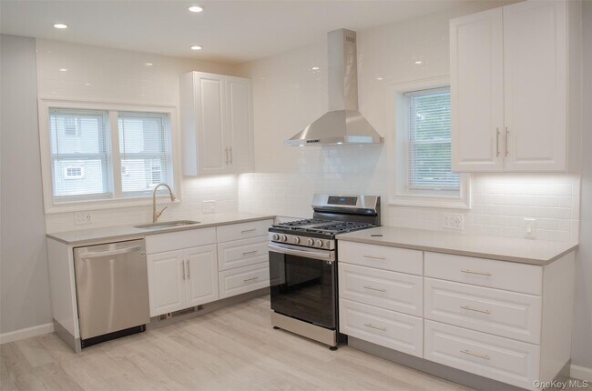 Photo - 152 St James St Unit 1